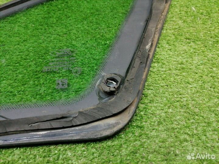 Стекло кузовное глухое заднее левое Ford Focus 3