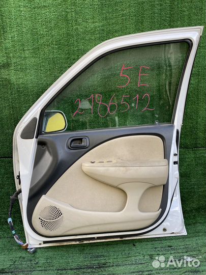 Дверь передняя правая Toyota Raum EXZ15 Зеркало не