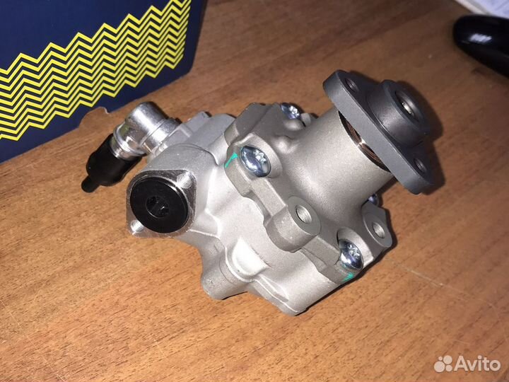 Насос гура Audi a8 2010-2014г