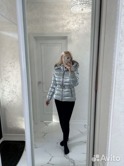 Продам новый женский пуховик moncler