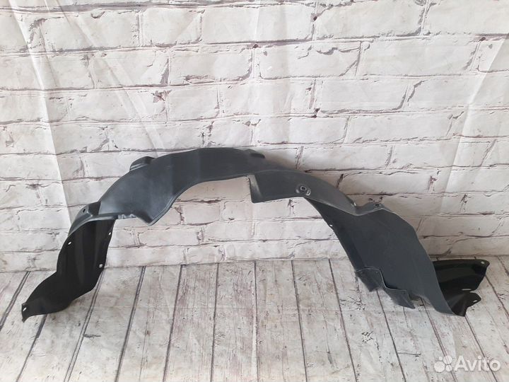 Новый подкрылок передний левый Auris 06-12