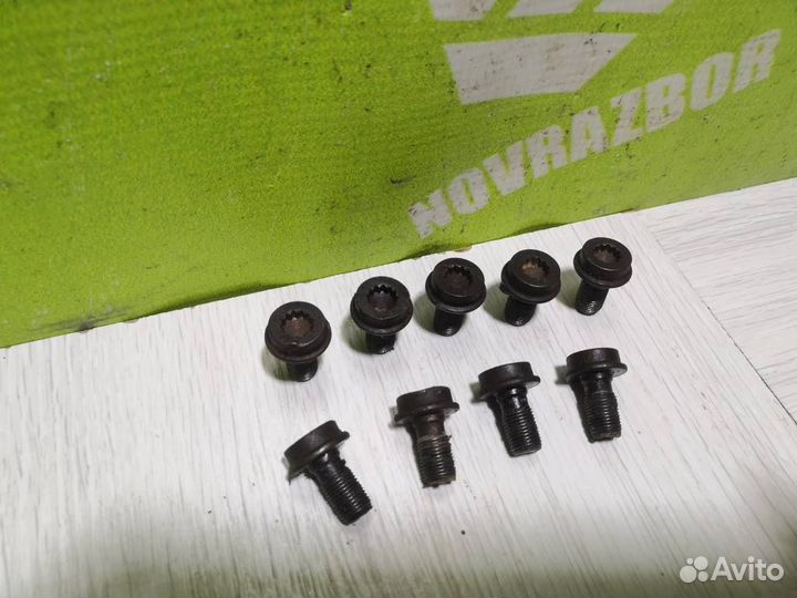 Болт маховика Фольксваген Гольф 3 Венто