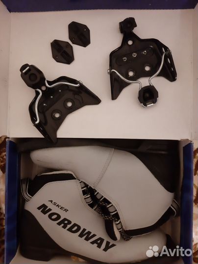 Лыжные ботинки с креплением