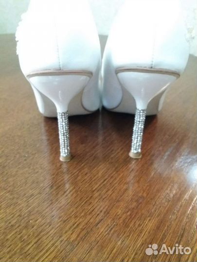 Туфли белые