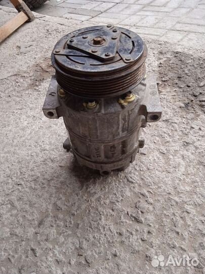 Компрессор кондиционера 2.0 Nissan x trail t31