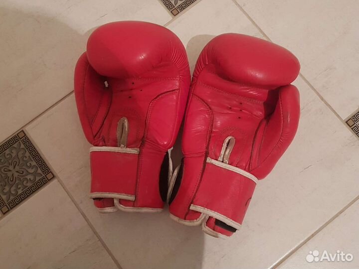 Боксерские перчатки