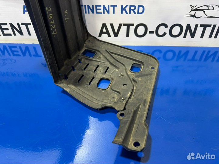 Подкрылок передний левый Honda Stepwgn RG4 K24A