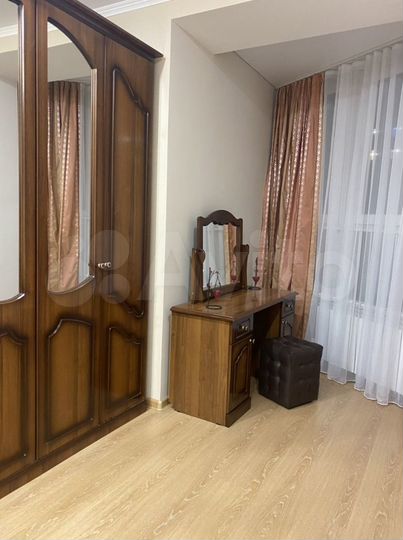 2-к. квартира, 65 м², 5/10 эт.