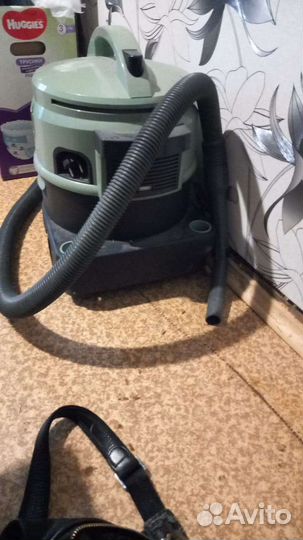 Пылесос моющий Philips triathlon 1400