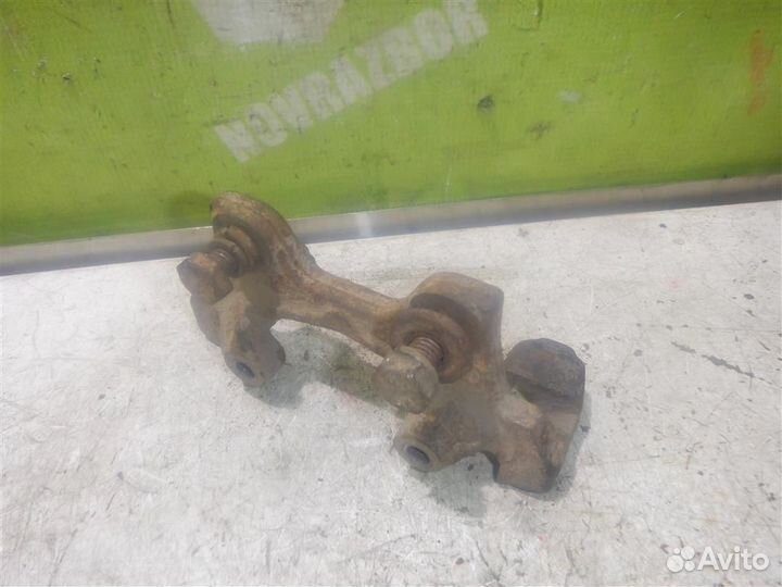 Скоба суппорта заднего бмв Е34