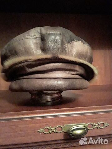 Берет женский кожаный с отделкой из нерпы