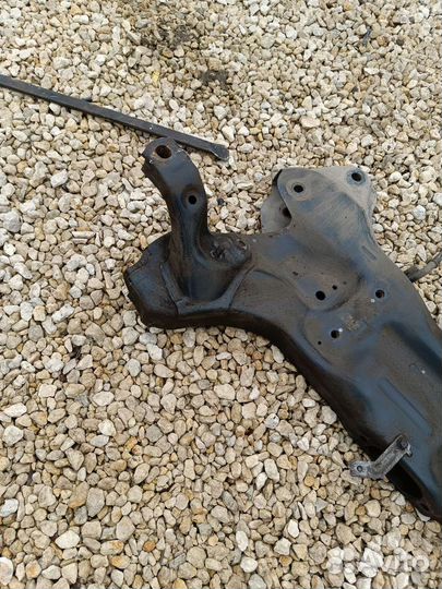 Подрамник балка передняя Kia Rio 3 Hyundai Solaris