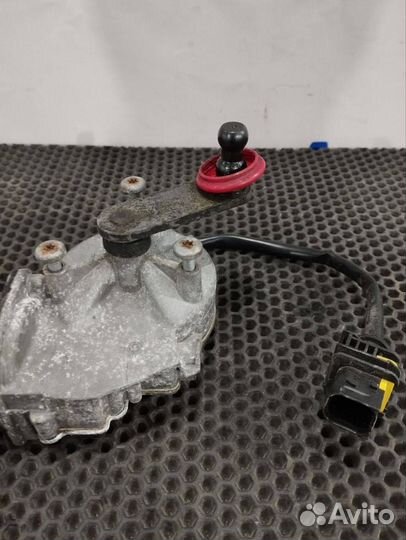 Моторчик трапеции дворников (стеклоочистителя)