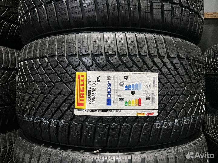 Pirelli Scorpion Winter 2 295/35 R21 и 315/30 R22 105V