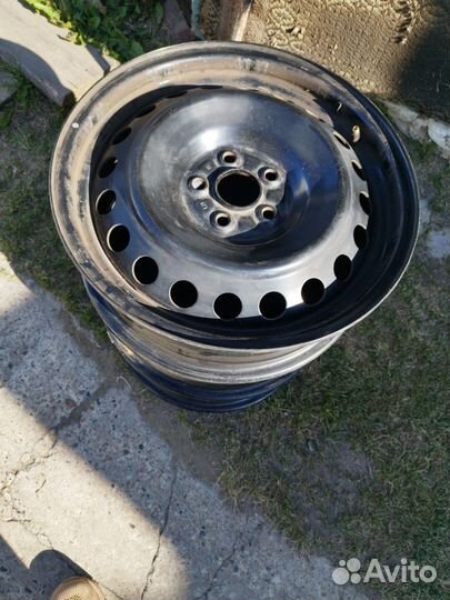 Диски штамповка р 16 на Subaru Treziya