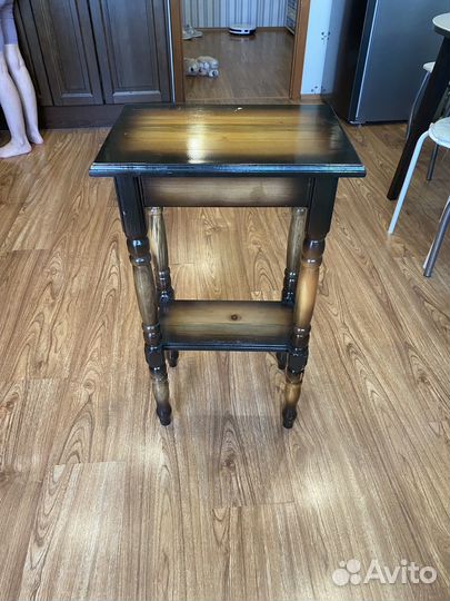 Консольный стол/ подставка под цветы