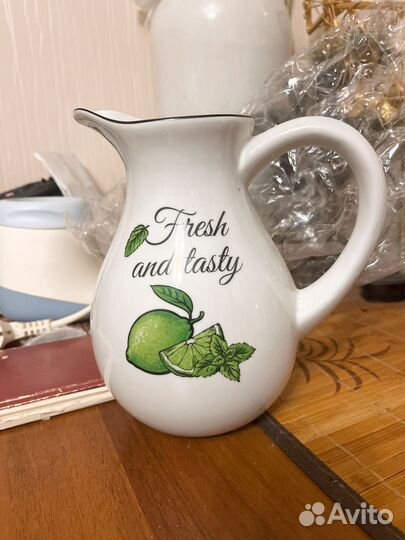 Кувшин фарфоровый