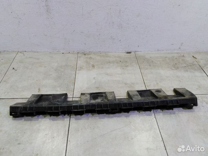 Кронштейн накладки порога