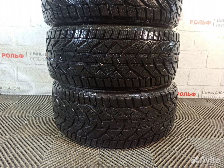 Tigar Winter 235/45 R18 98T
