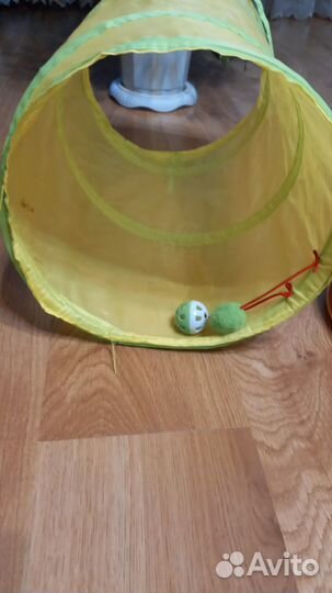 Игрушки для кошек: пирамида с шариками и тоннель