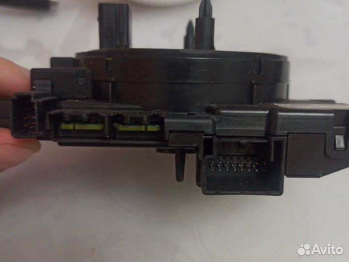 Подрулевая контактная группа