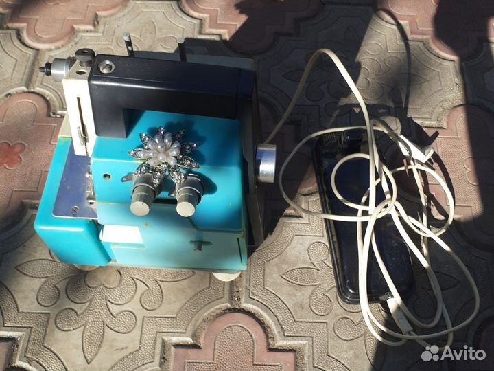 Швейная машина бу оверлок Крош-1