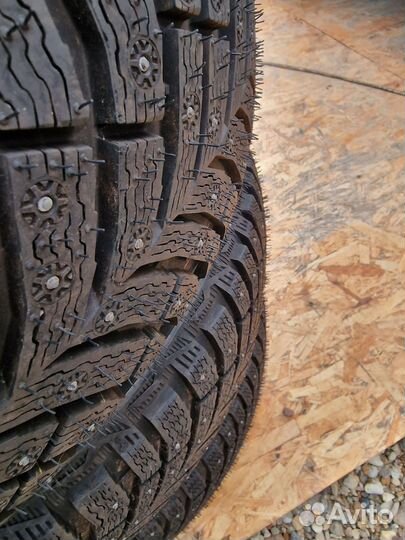 Michelin X-Ice North 4 225/60 R17
