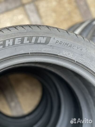 Michelin Primacy 4 235/45 R18 98W