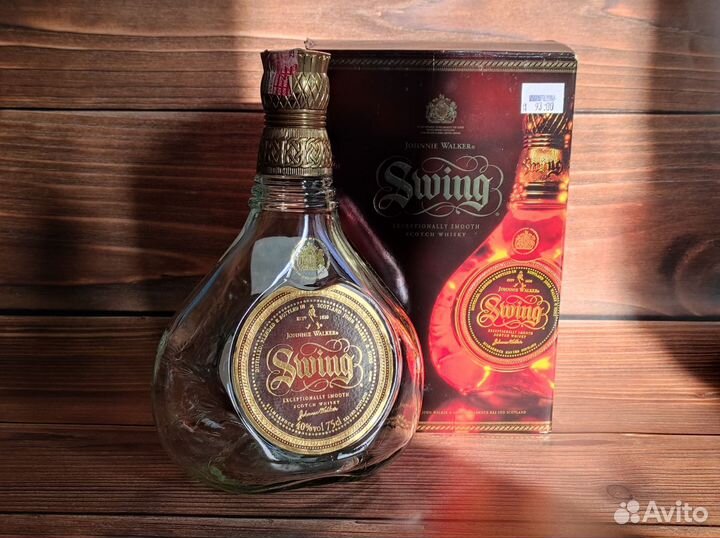 Бутылка стеклянная от виски Johnnie Walker Swing