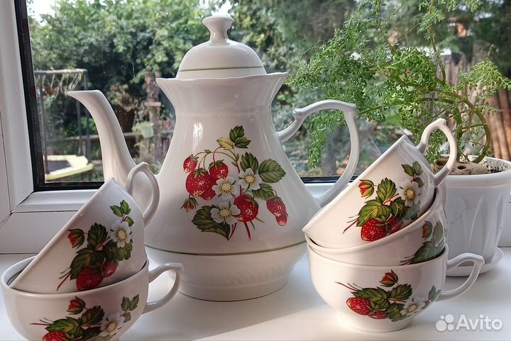 Чайник заварочный СССР 1.7 литра + 5 чашечек