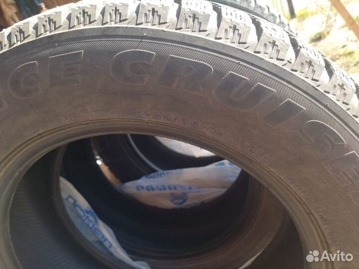 Bridgestone Ice Cruiser 7000 225/65 R17