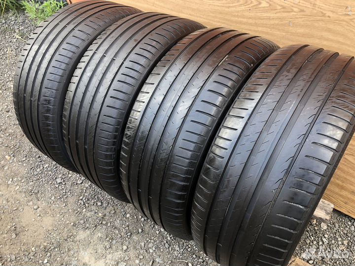Pirelli Cinturato P7 235/45 R18