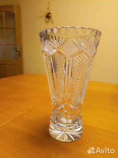 Хрустальная ваза для цветов