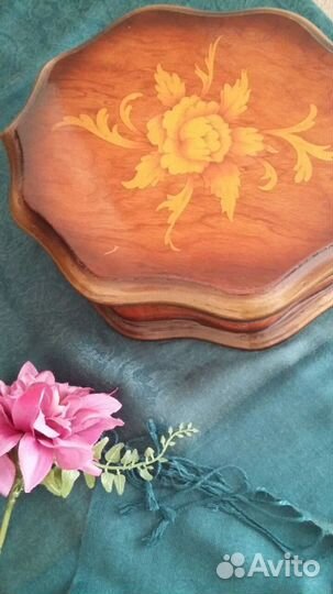 Деревянная шкатулка, с музыкой