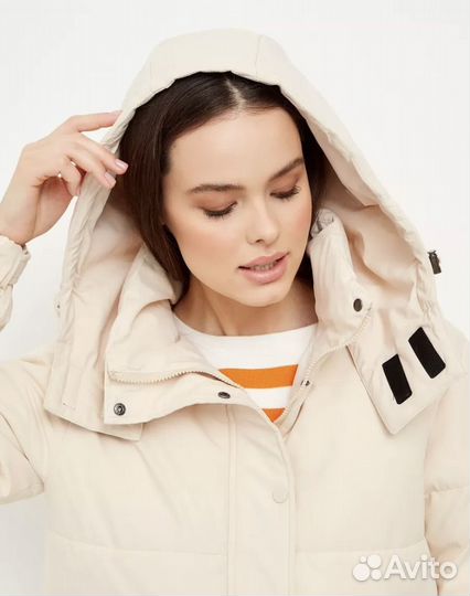 Куртка демисезонная короткая с капюшоном