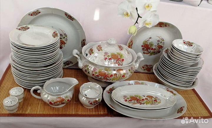 Сервиз столовый на 12 персон, 52 предмета
