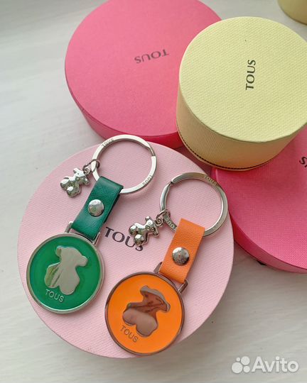 Брелок Tous Circle Bear кожа эмаль