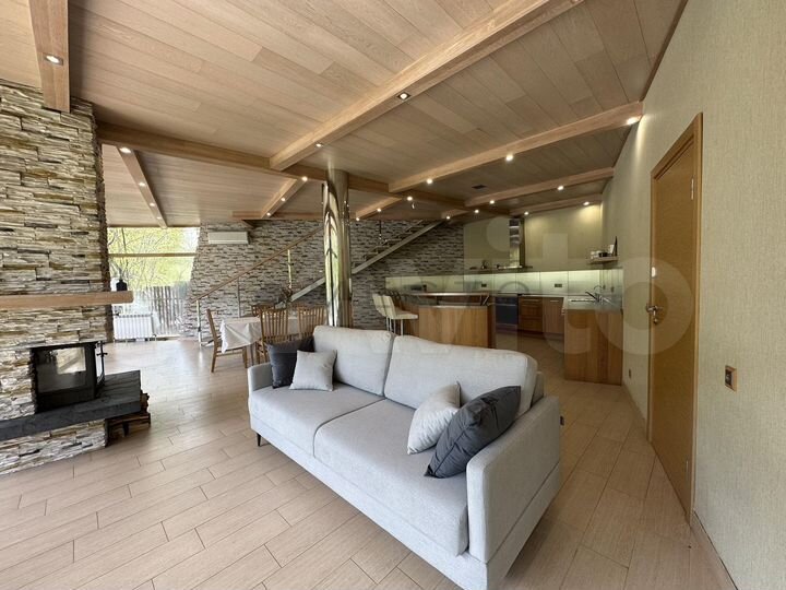 Дом 161 м² на участке 6 сот.