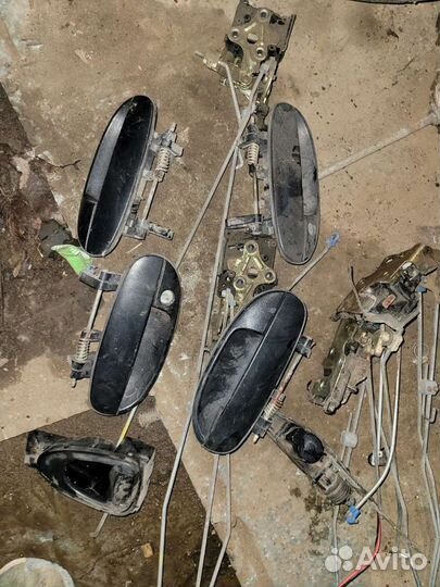 Замок ручка на Шевроле Ланос