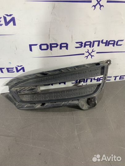 Решетка бампера переднего правая Geely Emgrand 7 F