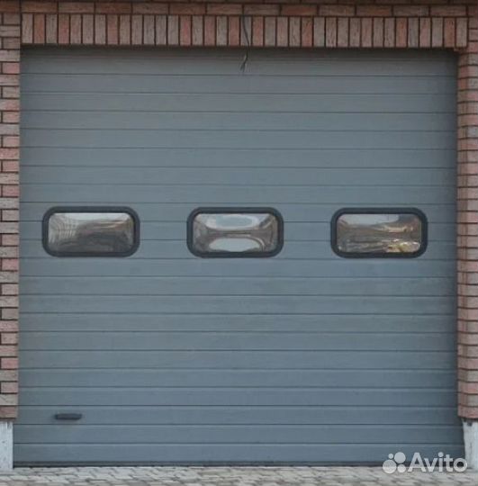 Секционные ворота