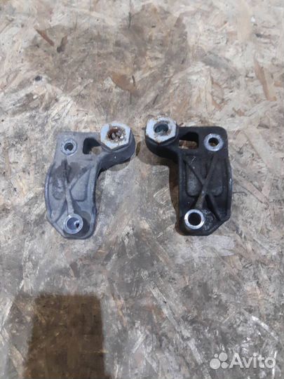 Крепление стабилизатора переднее Mercedes-Benz E-C