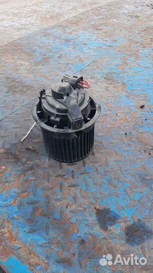 Моторчик печки на Рено Логан 2