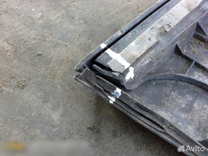 Молдинг передней правой двери Honda CR-V 2007-2012