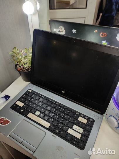 Ноутбук hp i3 8GB 300gb