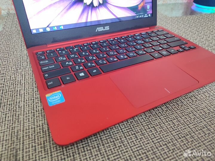 Ноутбук Asus x205TA