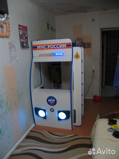 Детская кроватка