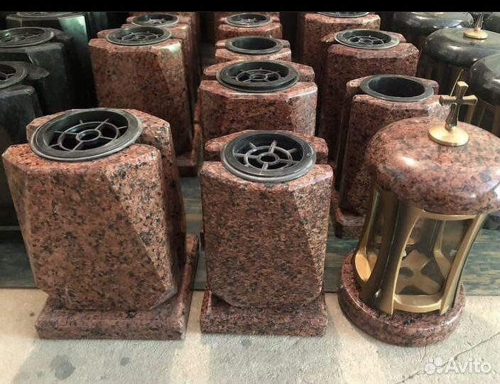 Вазы из гранита