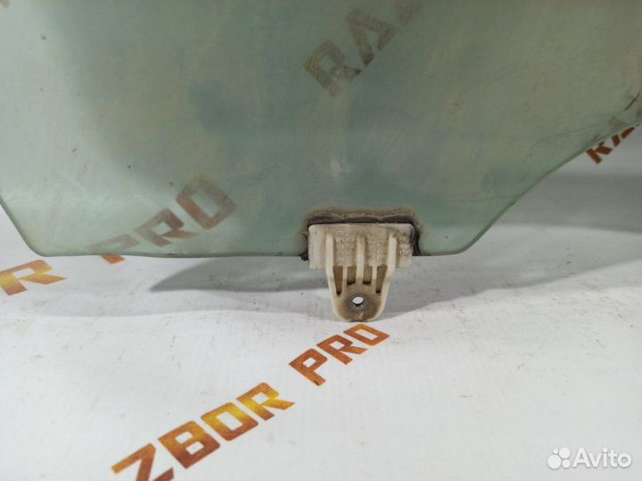 Стекло двери опускное переднее правое Infiniti G35