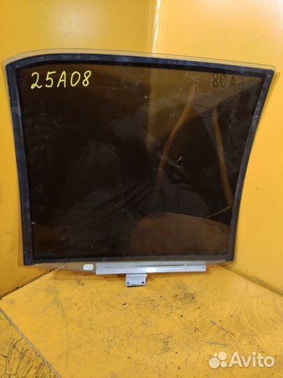 Стекло заднее левое на Mercedes-Benz W140